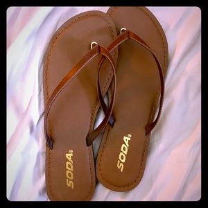 Soda Women Flip Flops Brown FELER SZ 10